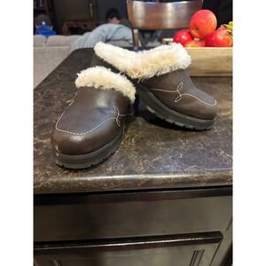 UGG Australia Vintage Grey Suede Shearling Clogs Floral Embroidery Platform Mule